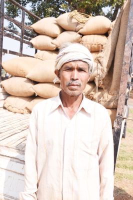 किसान ने की समर्थन मूल्य और कृषक उन्नति योजना से धान खरीदी की प्रशंसा