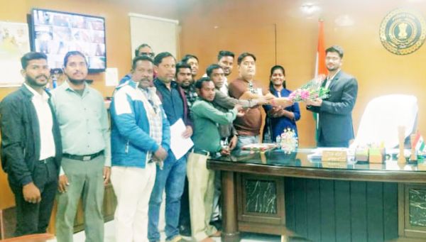 जल संचयन में बलौदाबाजार को राष्ट्रीय पुरस्कार मिलने पर कलेक्टर को प्रेस क्लब ने दी बधाई