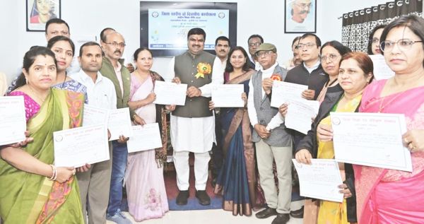 शिक्षा के साथ कौशल उन्नयन भी जरूरी-गजेन्द्र