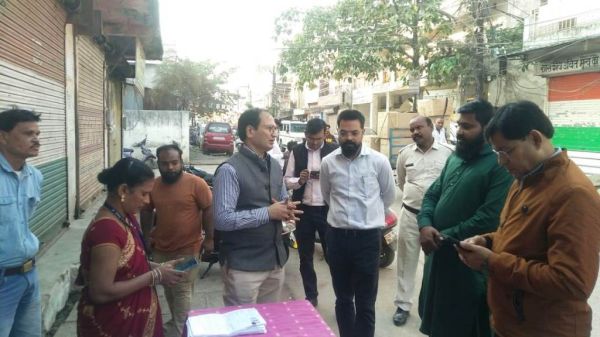 कलेक्टर ने पैदल भ्रमण कर एसआईआर में भाग लेने की अपील की