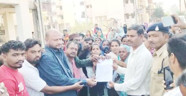 गरीबों को बेघर करने की तैयारी में भाजपा सरकार-निखिल