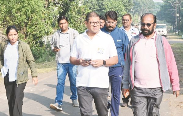 आयुक्त ने उद्यान एवं डोम शेड का जायजा लिया