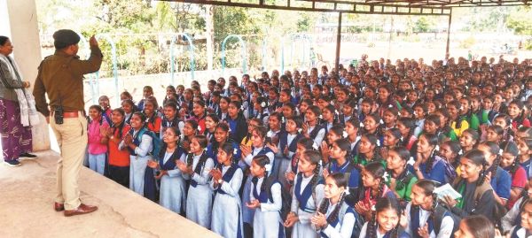 यातायात पुलिस का साइबर अपराध से बचने जागरूकता कार्यक्रम