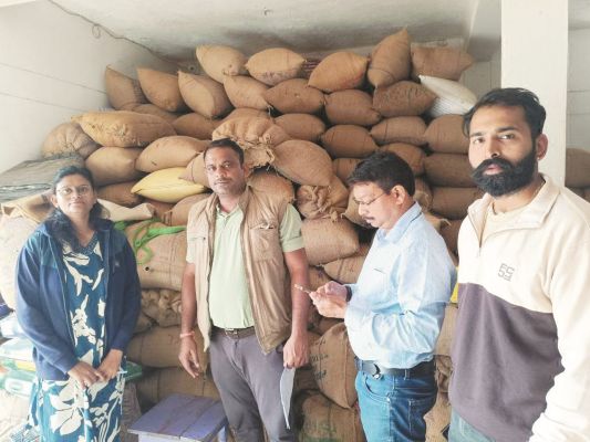 35 प्रकरणों में 1 करोड़ 19 लाख के 3859 क्विंटल धान व 2 वाहन जब्त