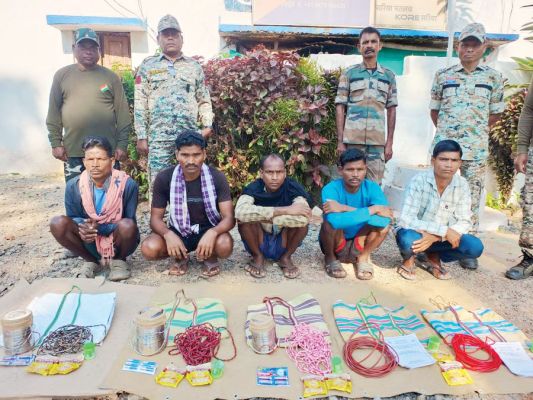विस्फोटक सामान सहित 7 नक्सली गिरफ्तार