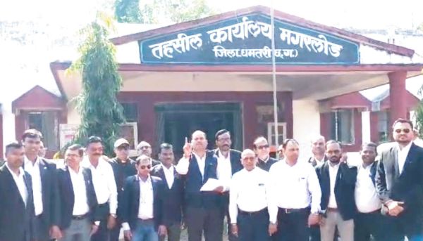 राजस्व न्यायालयों के लिपिकों पर वसूली के आरोप