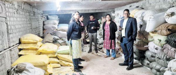 300 बोरा धान जब्त