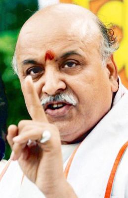  डॉ. प्रवीण तोगडय़िा-पुष्पेंद्र कुलश्रेष्ठ महासमुंद में 27 को,  बैठक में सौंपा जिम्मा