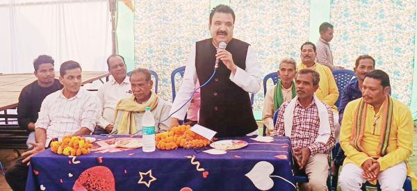 गड़बेड़ा में चक्र पूजा में शामिल हुए विधायक द्वारिकाधीश, शिक्षा पर जोर