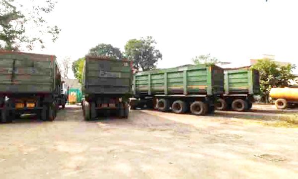 कोल ट्रांसपोर्टर में तस्करी, 5 ट्रेलर जब्त सिंडिकेट में बड़े नामों की जांच शुरू