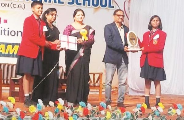 जोनल लेवल विज्ञान प्रदर्शनी में युगांतर द्वितीय