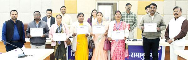 एसआईआर में उत्कृष्ट कार्य, बीएलओ व अविहित अधिकारियों का सम्मान