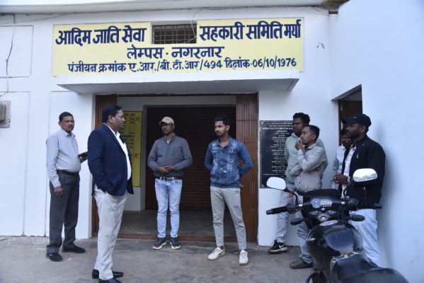 कमिश्नर बस्तर ने अंतरराज्यीय जांच चौकी धनपूंजी का किया निरीक्षण