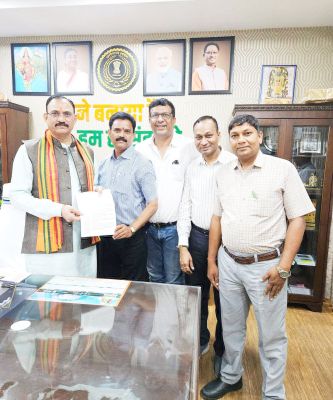 इलेक्ट्रो होम्योपैथिक चिकित्सक संघ ने स्वास्थ्य मंत्री व भाजपा प्रदेश अध्यक्ष को सौंपा मांग पत्र