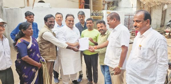 कांग्रेस के एसआईआर प्रभारी ने वार्डों का दौरा किया