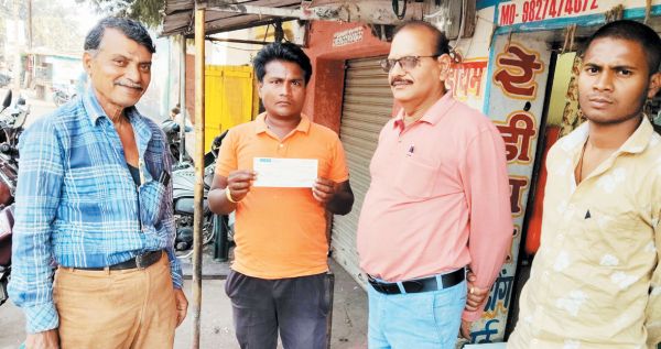 बकायेदारों पर निगम का शिकंजा, लाखों की राशि निगम कोष में जमा