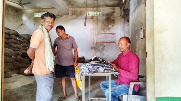 गुड़-चना से वंचित हजारों हितग्राही, 5 माह से राशन दुकानों में टोटा