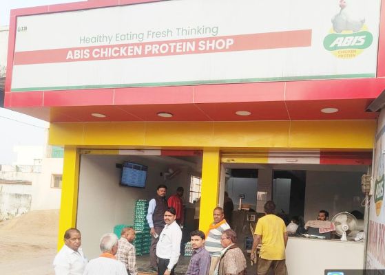 लाइसेंस जांच और साफ-सफाई के अभाव में चार प्रतिष्ठानों पर की दंडात्मक कार्रवाई