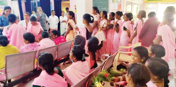 पीएचसी में मितानिनों का सम्मान