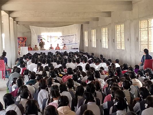 महासमुंद पुलिस का साइबर अपराध, नशा मुक्ति, महिला संबंधी अपराध, यातायात सुरक्षा संबंधी जनजागरूकता कार्यक्रम