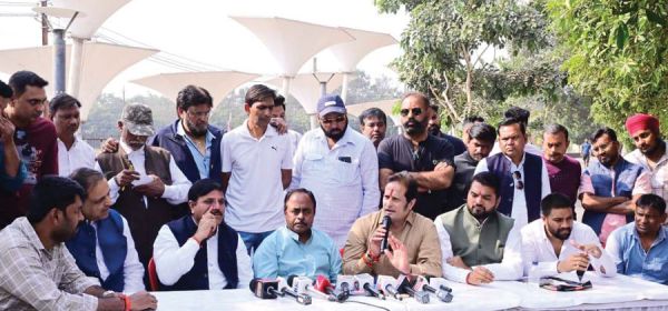 दुकान नहीं मिली, तो मूणत-मीनल ने चौपाटी तुड़वाई-विकास