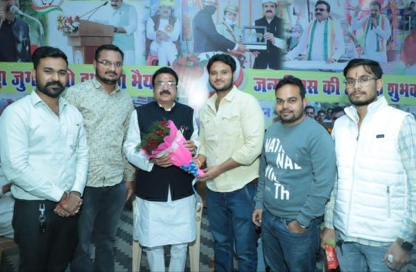 खल्लारी विधायक को कांग्रेस जिलाध्यक्ष की जिम्मेदारी मिलने  पर नपाध्यक्ष ने दी बधाई