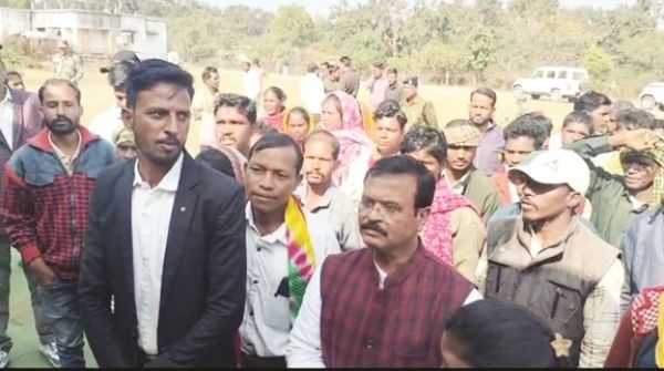 मैनपाट में सपनादर बाक्साइट खदान की जनसुनवाई में हंगामा