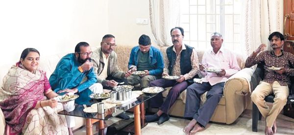 नगर में लंच और नाश्ता डिप्लोमेसी का दौर जारी