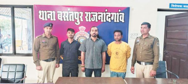 फरार वारंटी और हुल्लड़ करने वाले को पुलिस ने पकड़ा