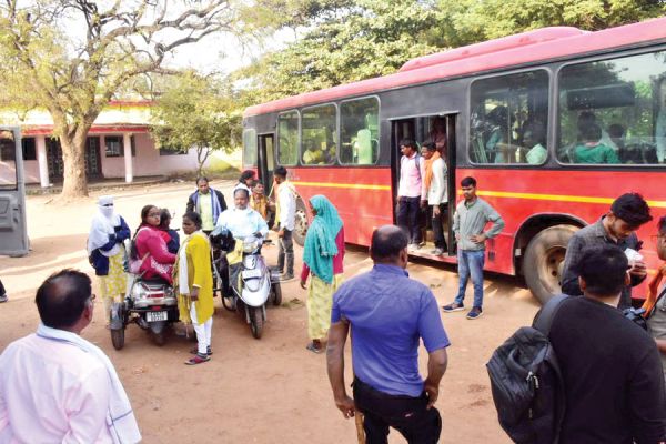 विकलांग दिवस पर प्रदर्शन को मजबूर नौ माह से आंदोलनरत दिव्यांग