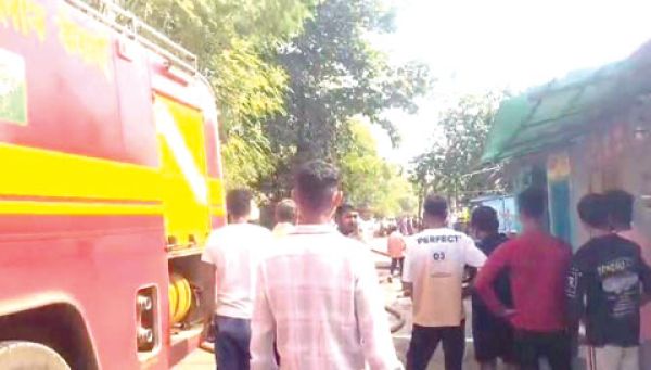  एक ही घर में तीन सिलेण्डर ब्लास्ट