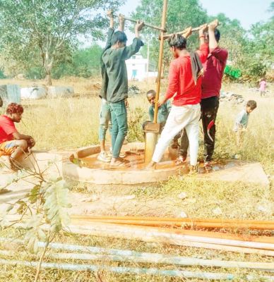 संवरा बस्ती में पेयजल की समस्या, बंद हैंडपंप ठीक कराए जाने के बाद मिली राहत