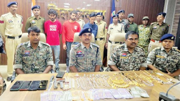 3 दिन तक ज्वेलरी दुकान की रेकी, फिर लूट, तीनों आरोपी गिरफ्तार