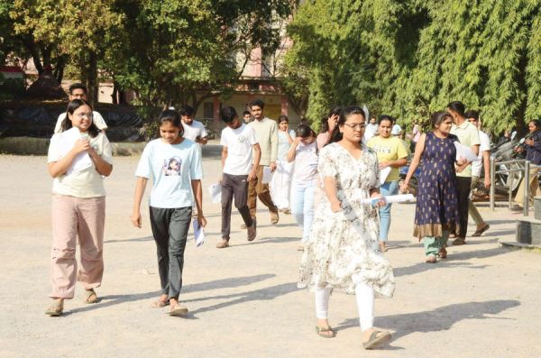 अमीन भर्ती, 39 में से 23 हजार ने ही दी परीक्षा