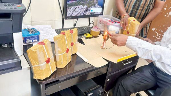 प्रसूता को दिए सिरप में मांस का टुकड़ा, 48 शीशी जब्त कर लैब भेजा, सीएमएचओ ने की थी खरीदी