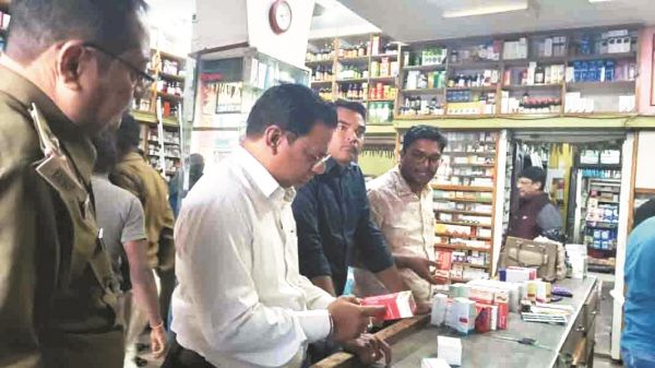 बिना पर्ची नशीली दवाओं की बिक्री, दो मेडिकल स्टोर को नोटिस