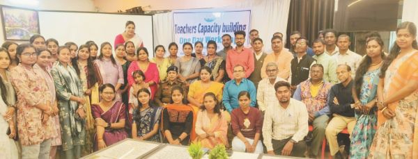 महासमुंद पुलिस का साइबर जागरूकता, अभिव्यक्ति ऐप, नशा मुक्ति अभियान जारी