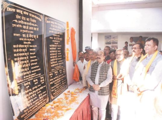 उपमुख्यमंत्री ने मंदिर जीर्णोद्वार और डोम शेड का किया लोकार्पण