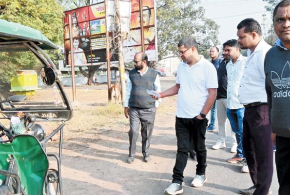 अवैध होर्डिंग हटाने और सुविधाओं के संधारण के निर्देश