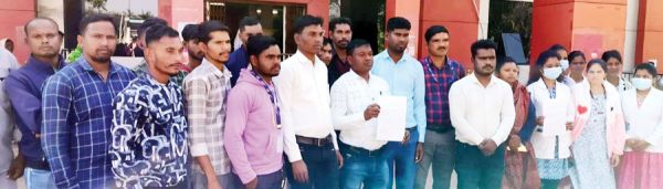  एंबुलेंस कर्मियों को दो महीने से वेतन नहीं, कलेक्टर के नाम ज्ञापन, हड़ताल की चेतावनी