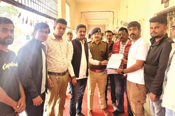 गौ-तस्करी व अवैध वसूली पर कार्रवाई की मांग