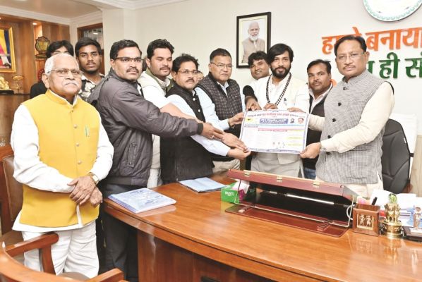 सीएम से सतनामी विकास परिषद के प्रतिनिधिमंडल ने की चर्चा