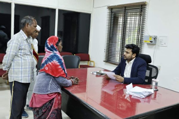 जनदर्शन के आवेदनों के त्वरित निराकरण के निर्देश