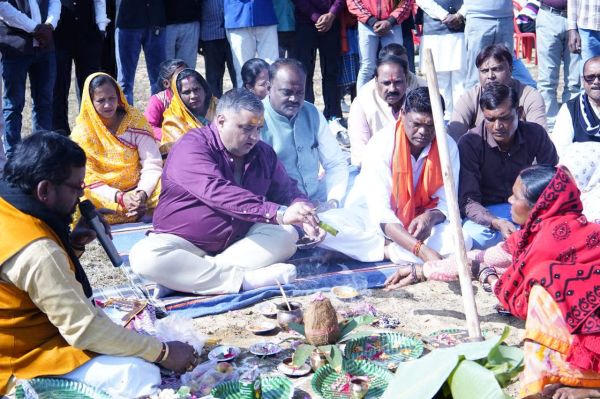 लखनपुर-उदयपुर क्षेत्र में करोड़ों के विकास कार्यों का भूमिपूजन -लोकार्पण