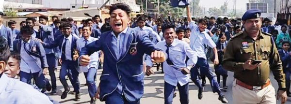 स्कूली बच्चों के आंदोलन पर प्रशासन की ‘चुप्पी’ से कोर्ट नाराज