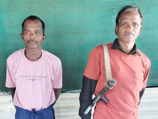 बालाघाट में स्टेनगन संग डीवीसी मेंबर छोटा दीपक और साथी का समर्पण