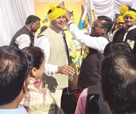 फरहद चौक का नाम शहीद वीर नारायण सिंह चौक करने की महापौर की घोषणा