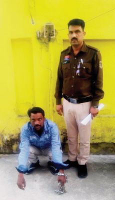 आपसी रंजिश में चचेरे भाई पर हथियार से हमला, गिरफ्तार