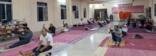 रजत जयंती पर योग शिविर