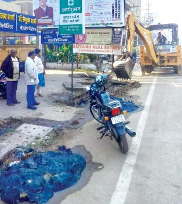  शंकर नगर रोड पर 15 दुकानदारों ने नाली पर पक्के पाटे बनाए थे निगम ने तोड़ा